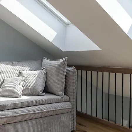 Sturmfrei Galerie 3 דירה שרבאוץ