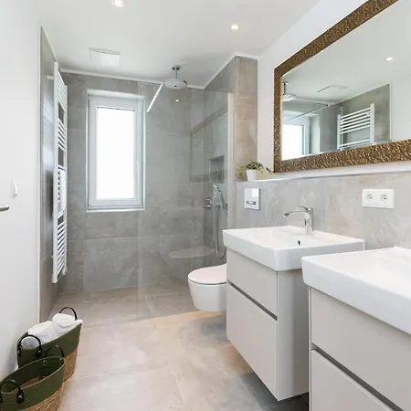 Sturmfrei Galerie 3 דירה *